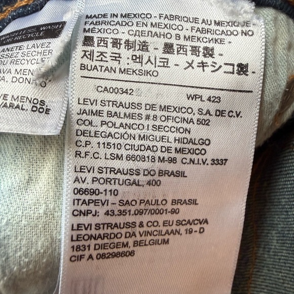Levi’s 513 NWOT 32/32 dark blue denim, 98%cotton, 2% elastane. Bottom leg 7.5” - Picture 3 of 15